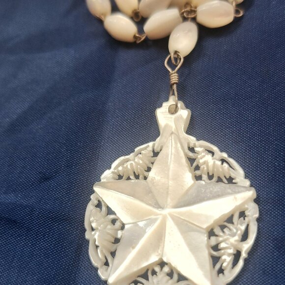 Mother of Pearl Necklace (choker) with Star Pendant - Picture 3 of 5